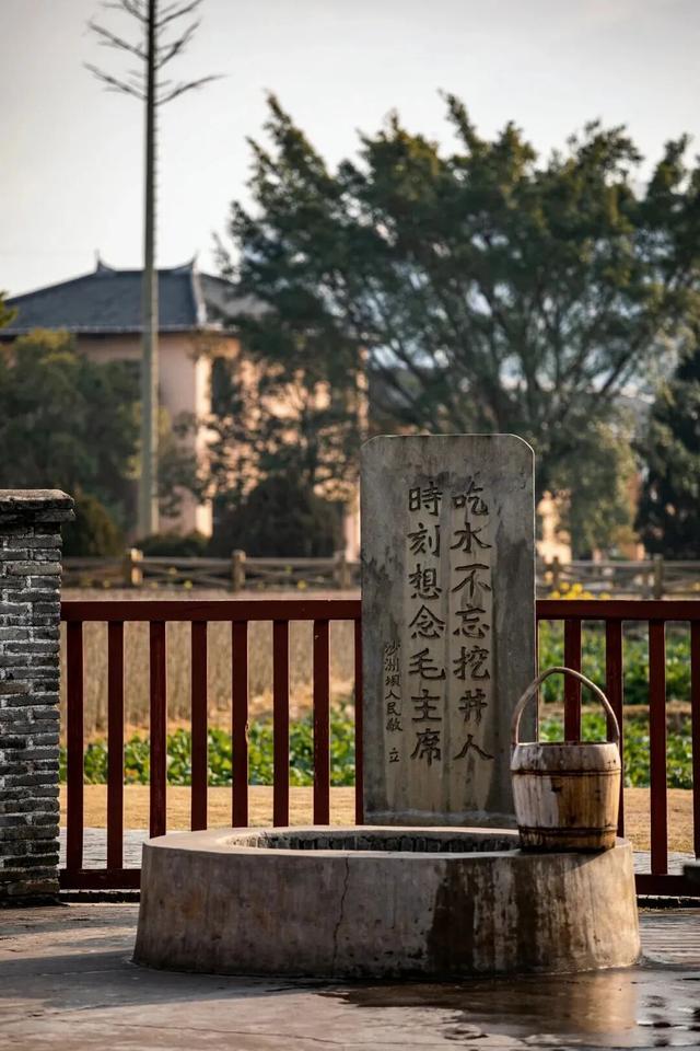 装点此关山，今朝更好看