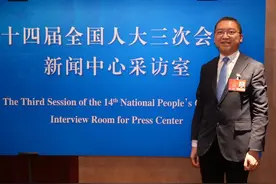 面对创新之问 一位港区全国人大代表的“湾区梦”图片