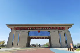 四季看新疆之走进口岸看新疆|百年口岸巴克图续写丝路开放新篇章图片