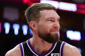 小萨博尼斯开场1分16秒遭遇左腿筋拉伤 本场不会回归图片