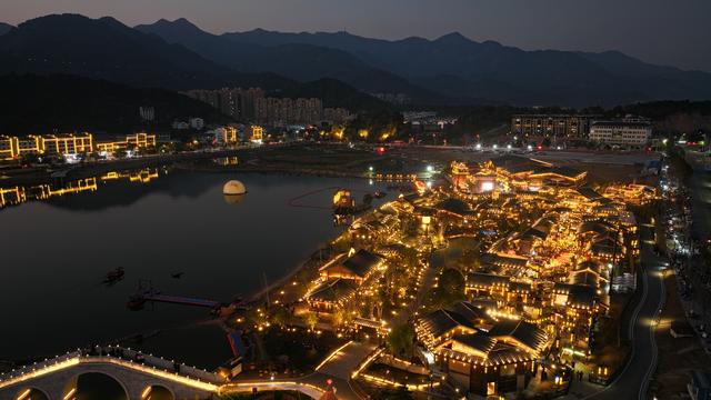 湖南南岳：衡山脚下夜缤纷