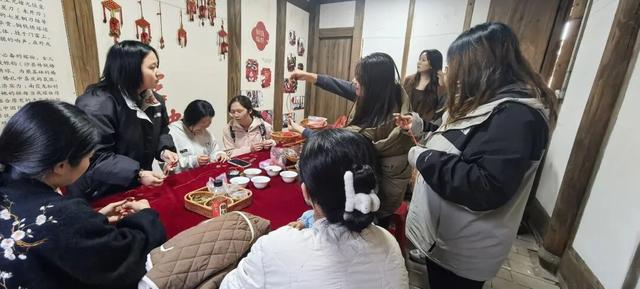 解锁“国民小吃”文化密码，共探文旅融合新路径