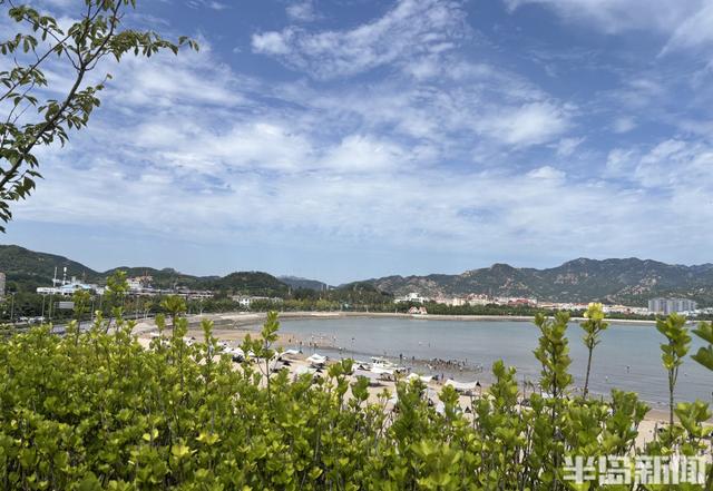 秋日晴好，青岛沙子口海滨成周末休闲热地