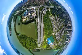东湖水天一色绘就壮丽画卷图片