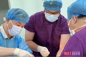 随手抠破一个小水泡，男子差点遭截肢！这些症状需警惕图片