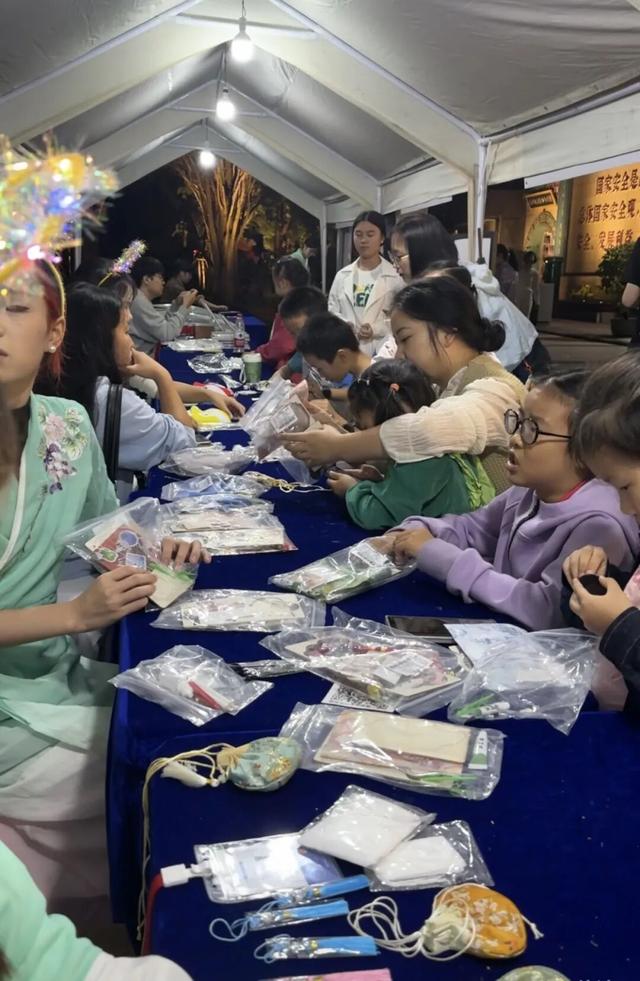 楚韵颂华诞 月满映荆博！荆州博物馆双节夜游全纪录