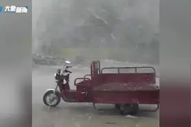 河北一地突遇冰雹天气，果农损失惨重，当地政府：正在摸排受灾情况图片