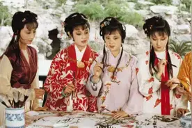 同是第一次进贾府，曹雪芹对黛钗的态度为什么不一样图片