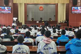 “沉浸式”模拟法庭！看他们解锁“少年法官”新身份→图片