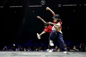 中国少年组合宋皓铭/符隽熙闯入Juste Debout世界街舞总决赛Hip-Hop四强图片