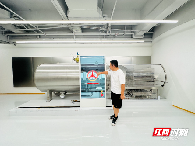郴州“鸭主题”体验馆即将开馆，4.5米巨型铜鸭等你打卡