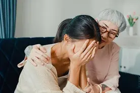 强忍泪水等于慢性自杀吗？专家提醒你“别内耗”|网红说法求真图片