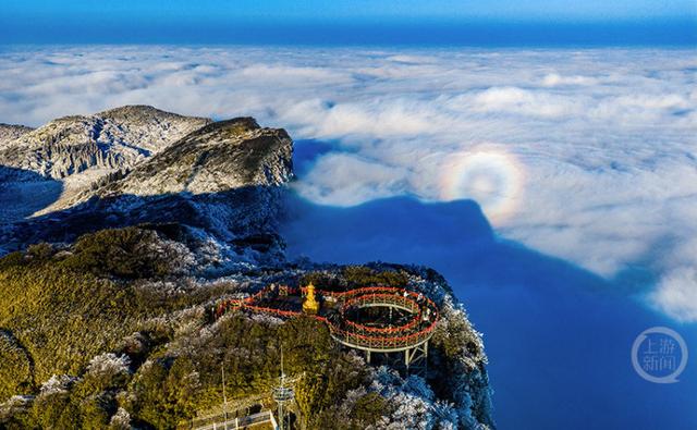 雪霁云海美如画