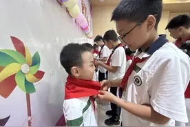 复古秀、手势舞、毕业歌……孩子们的节日嗨起来图片