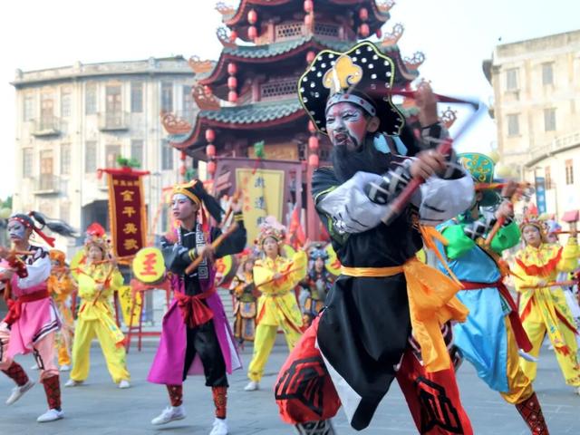 雪景、音乐会、狂欢夜……跨年去哪玩？2026汕头跨年元旦攻略→