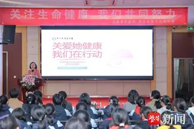 青春期少女遭遇“姨妈痛”，是默默忍受还是主动就医？图片