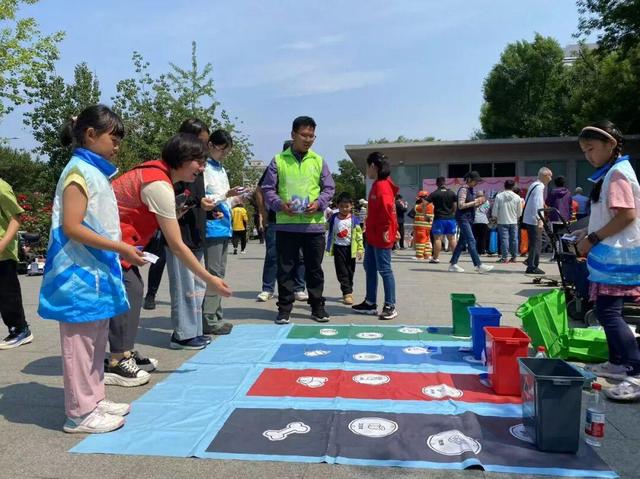 给垃圾找“家”，让娃娃当家，展览路街道“童心共治”破解垃圾分类难题