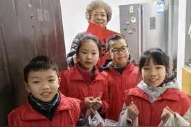 “一米菜园”迎春采摘送福！西渡这场亲子志愿服务活动温情满满→丨爱申活暖心春图片