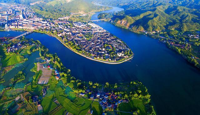 致张家界：“峰”云际会，荣辱与共