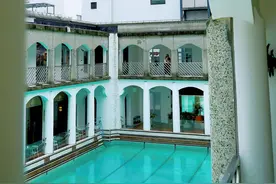 【乐游】新体验！去老房子里看演出图片