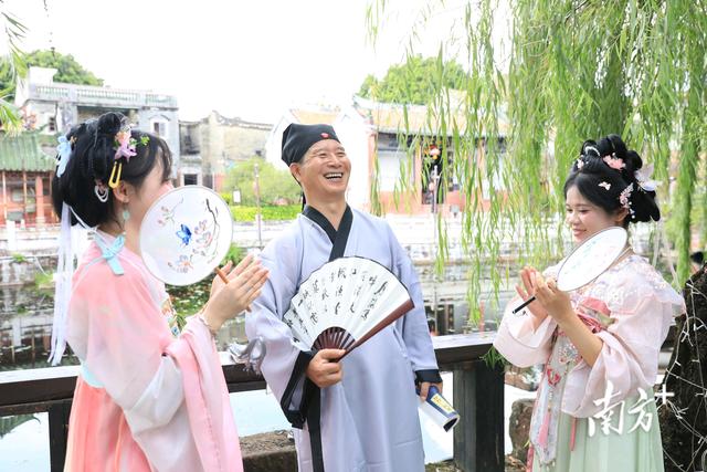 茶山南社“明清市井”热度高，双节假期吸引大批游客打卡