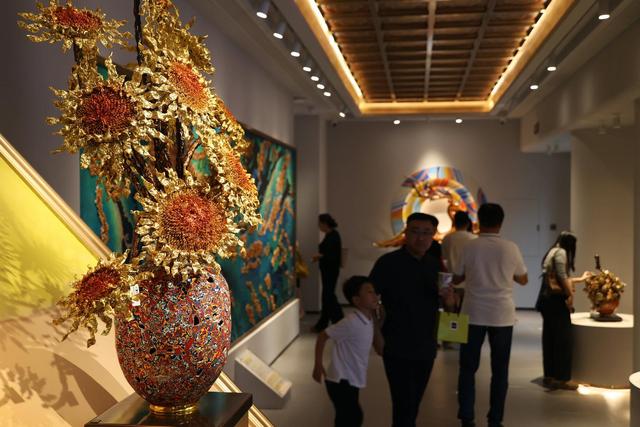 郑州千年商都遗址旁 “城市会客厅”焕发消费新活力