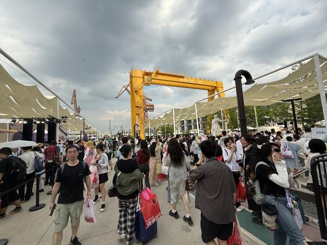 首批玩家登“痛岛”，五步一个名场面，全岛沉浸式体验