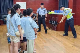 变身小警察、小牙医、小消防员……来看松江萌娃的暑假生活图片