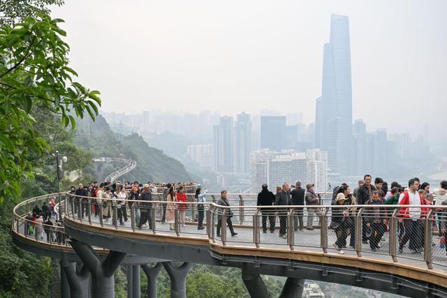 重庆鹅岭栈桥成为旅游新地标