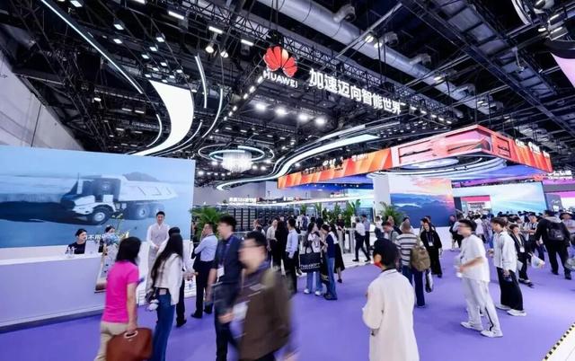 加速迈向智能世界：从PT展华为展台找“技术引擎”