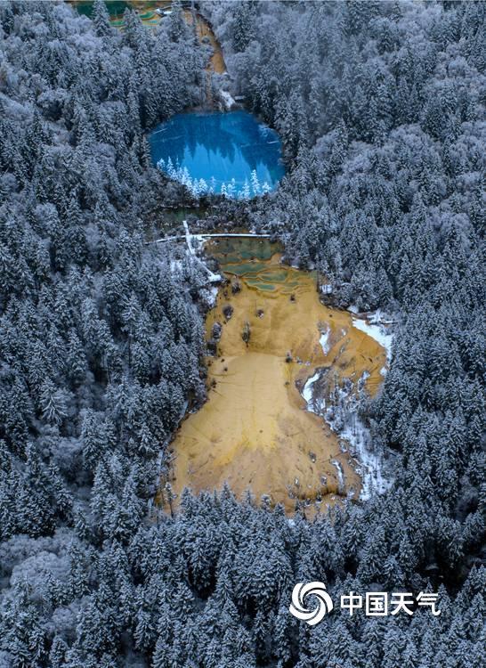 四川阿坝州九寨沟神仙池银装素裹