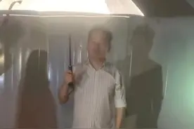 “会下雨的伞”“会反光的伞”……陷入债务困境后，伞厂老板制造个性化雨伞盘活一个厂图片