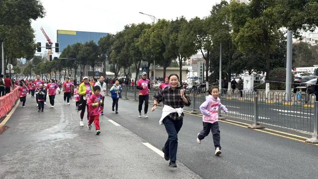 “秀美花溪”涌动新年气象：文体旅融合激发消费新活力
