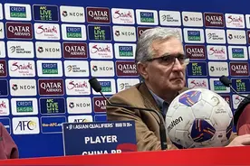 伊万终于笑了：感谢大家的信任图片