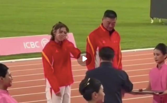 吴艳妮发文告别：深深的遗憾 第3张