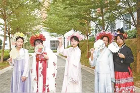 “流动花园”绽放校园！漳州开发区海滨学校开展簪花体验活动图片