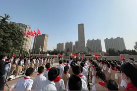 郑州市二七区兴华小学教育集团在行走中寄哀思感悟红色精神图片