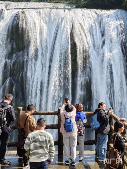 褪去喧嚣显壮阔！初冬黄果树大瀑布成游客热门打卡地