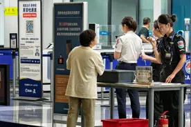 二手平台上的“机场货源”充电宝，藏着多少隐患？|新京报快评图片