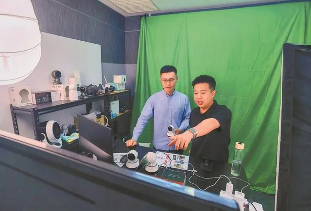 AI体验官丨热土相遇 智联同行，在马来西亚AI现场@广西