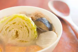 这些蔬菜简直是“天然味精”，加水煮就是“素高汤”！图片