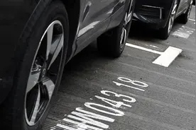 部分道路禁停区设置不合理！上海市政协委员：有区域几乎所有道路划黄实线图片