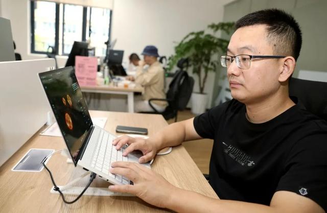 厦门：1天就能写出百万播放量歌曲！这个新工种太酷了！