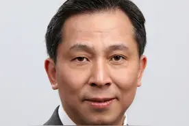 广东省劳动模范熊辉：为制造业装上AI的翅膀｜劳模巡礼图片