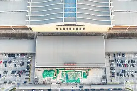 济南西站西广场局部封闭施工，取消停车位改5条单行车道图片