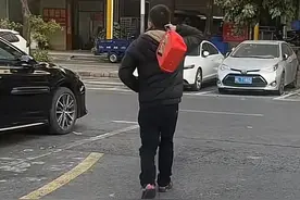 是个狠人！一男子徒步600多公里返乡过春节，评论区沸腾了图片