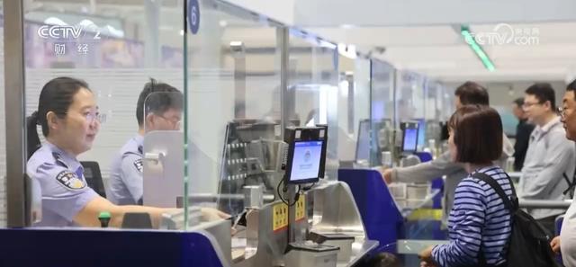 “银发旅游”市场火爆 “适老配方”让老年人畅享“诗和远方”