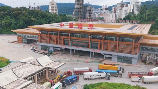 边境口岸听发展｜“火热”的口岸见证开放新活力