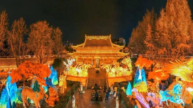 四十届华彩，一盏秦淮灯，点亮南京年味“顶流”！（内含福利~）