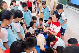暑期防溺水，清水塘鹅秀小学开展模拟急救教育图片